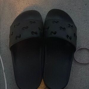 gucci slides rubber black